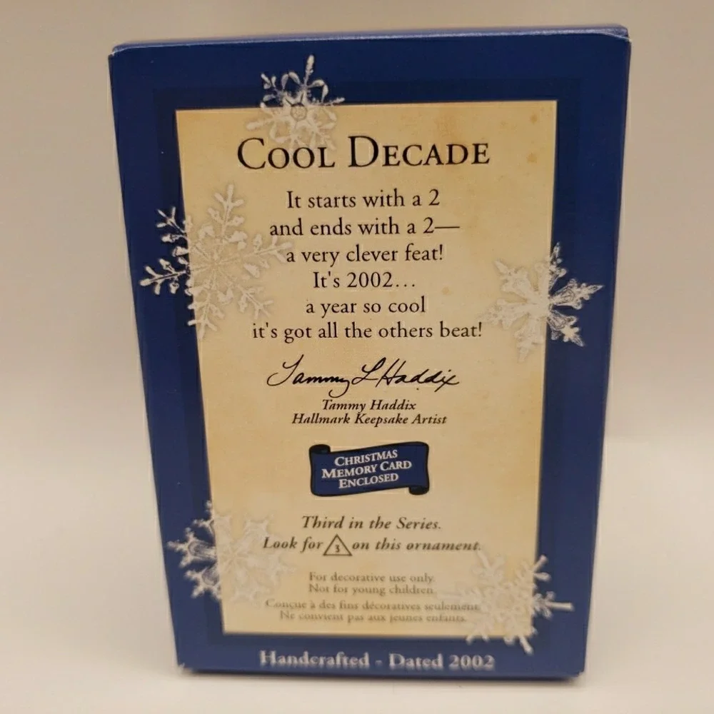 Hallmark Keepsake 2002 Cool Decade Polar Bear Ornament Series 3 QX8016